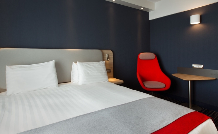Hotel Express By Holiday Inn Geneva Airport