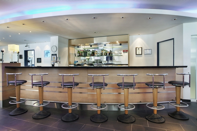 Hotel Express By Holiday Inn Geneva Airport