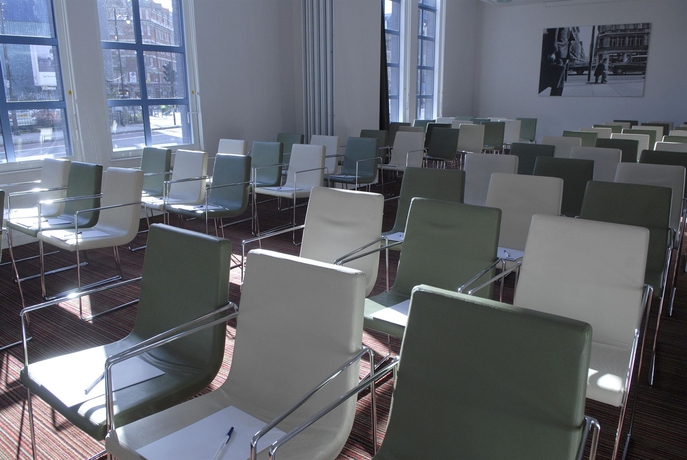 Hotel Express By Holiday Inn London City