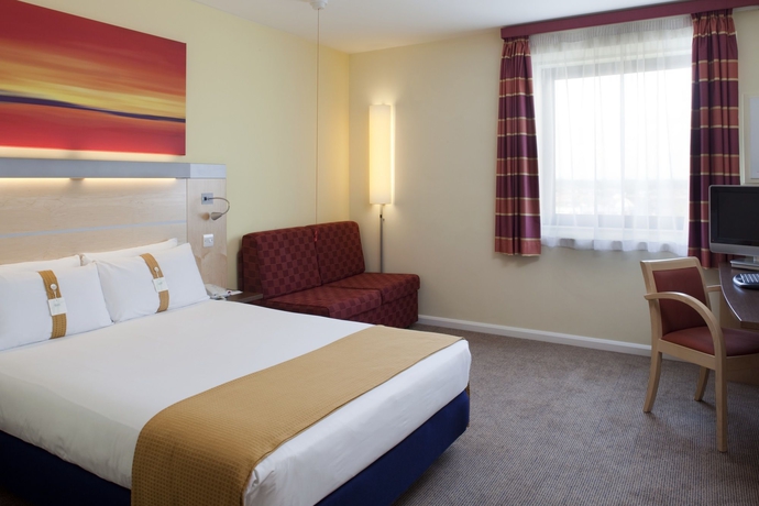 Hotel Express By Holiday Inn London Newbury Park