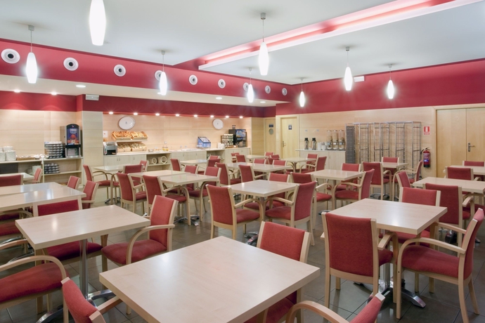 Hotel Express By Holiday Inn Madrid Airport