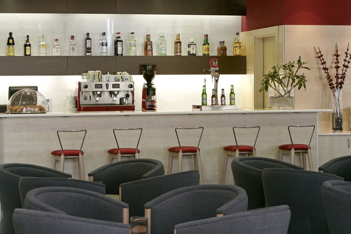 Hotel Express By Holiday Inn Madrid Airport