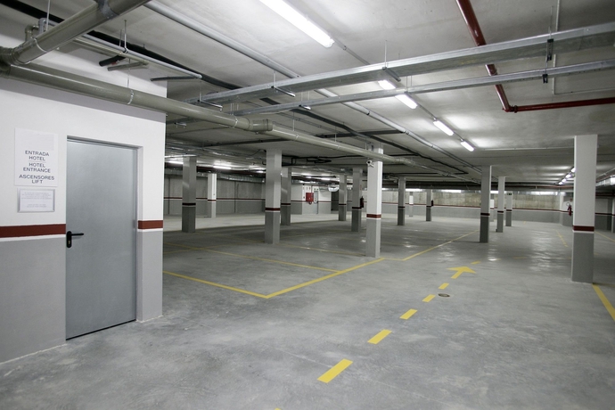 Hotel Express By Holiday Inn Madrid Airport