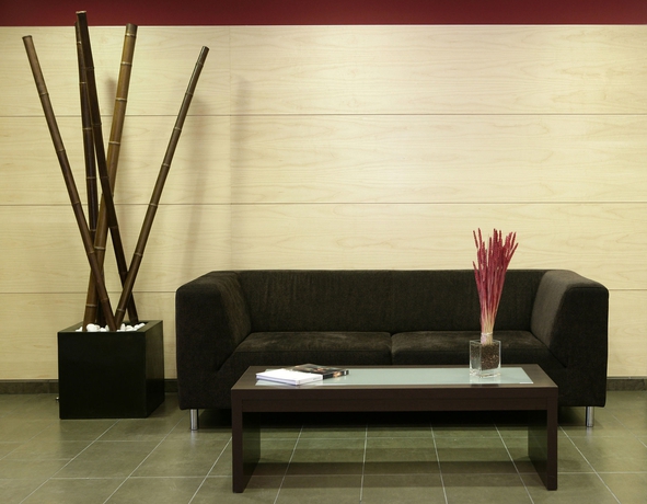 Hotel Express By Holiday Inn Madrid Airport
