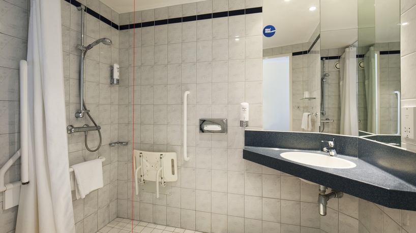 Hotel Express By Holiday Inn Oxford - Kassam Stadium