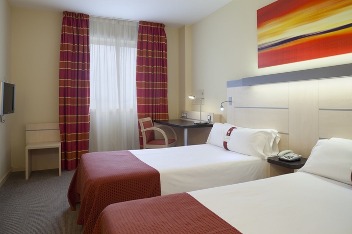 Hotel Express By Holiday Inn Pamplona