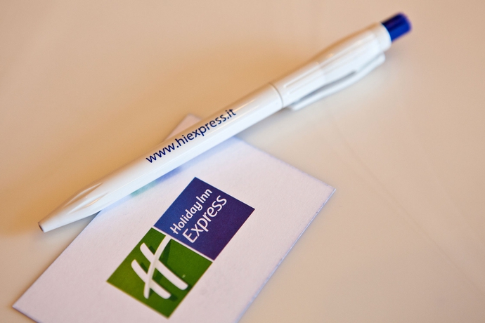 Hotel Express By Holiday Inn R.E.