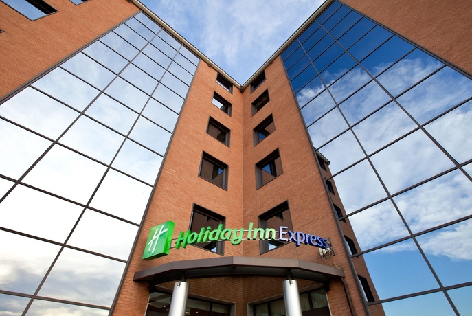 Hotel Express By Holiday Inn R.E.