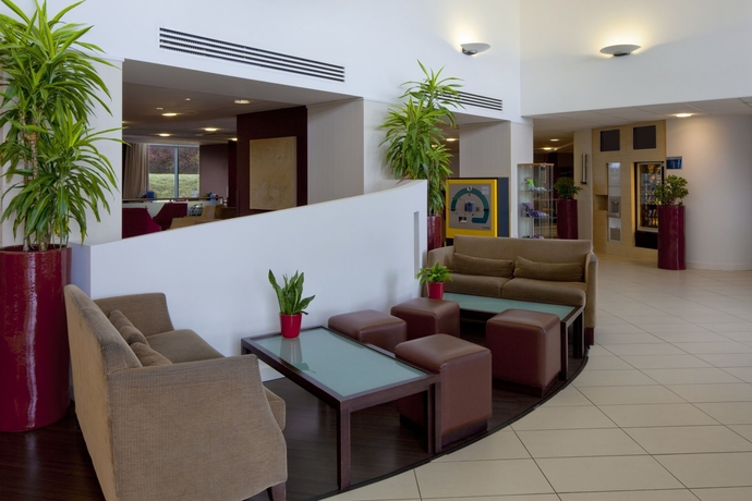 Hotel Express By Holiday Inn Stansted Airport