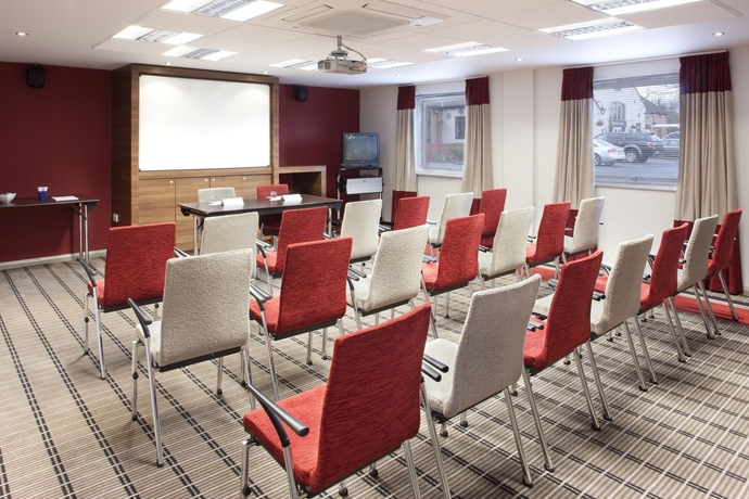 Hotel Express By Holiday Inn Warwick