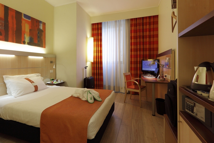 Hotel Express Holiday Inn Bologna Fiera
