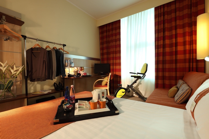 Hotel Express Holiday Inn Bologna Fiera
