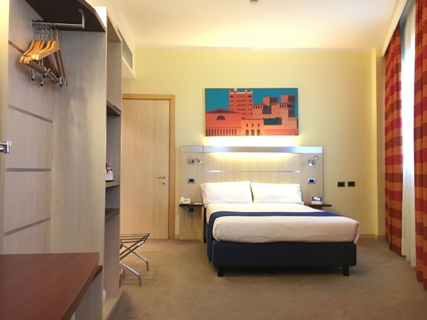 Hotel Express Holiday Inn Parma