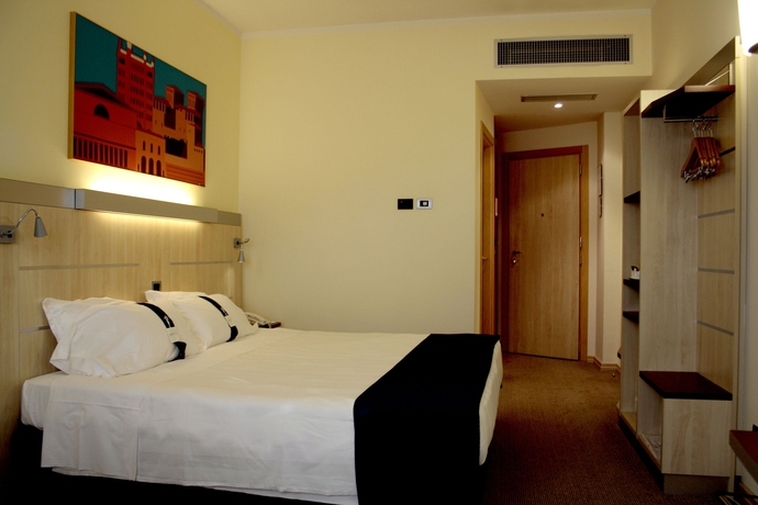 Hotel Express Holiday Inn Parma