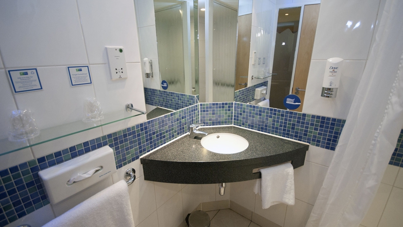 Hotel Express by Holiday Inn Liverpool John Lennon