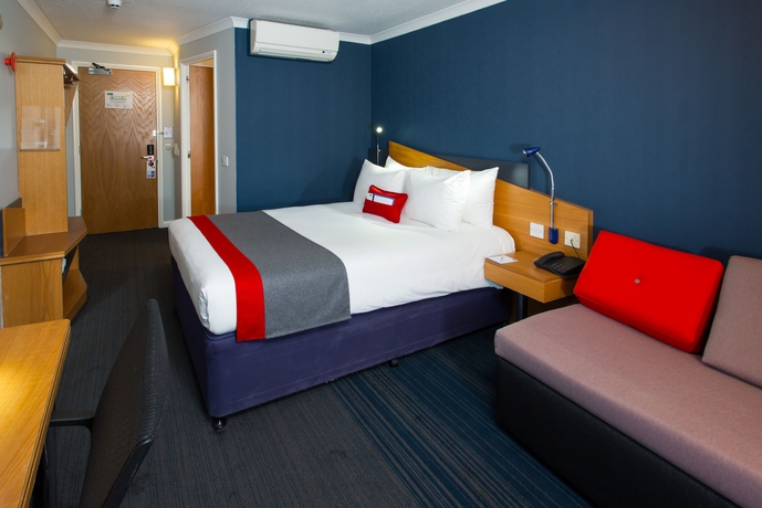 Hotel Express by Holiday Inn Manchester Salford Quay