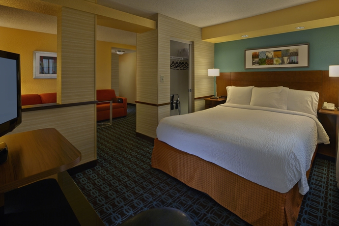 Hotel Fairfield Inn  And¿ Suites Bo