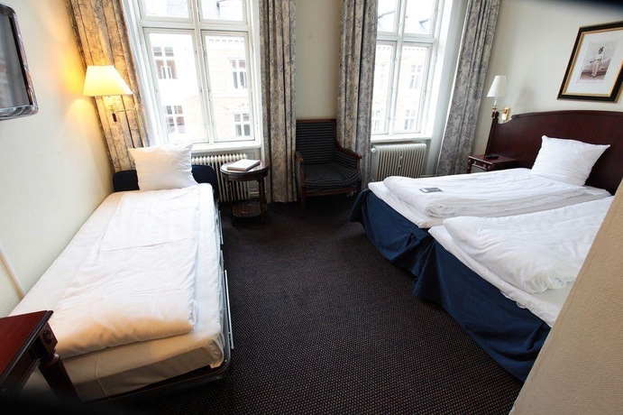 Hotel First Excelsior (antes Comfort)