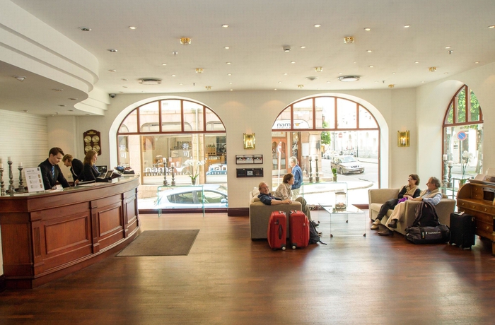 Hotel First Marin