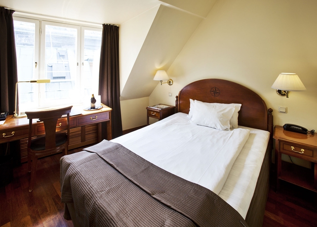 Hotel First Reisen