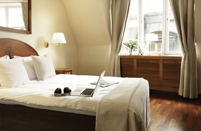 Hotel First Reisen