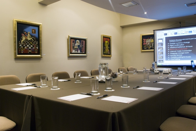 Hotel Foresta Hotel And Suites