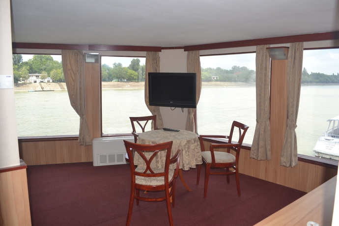 Hotel Fortuna Boat 