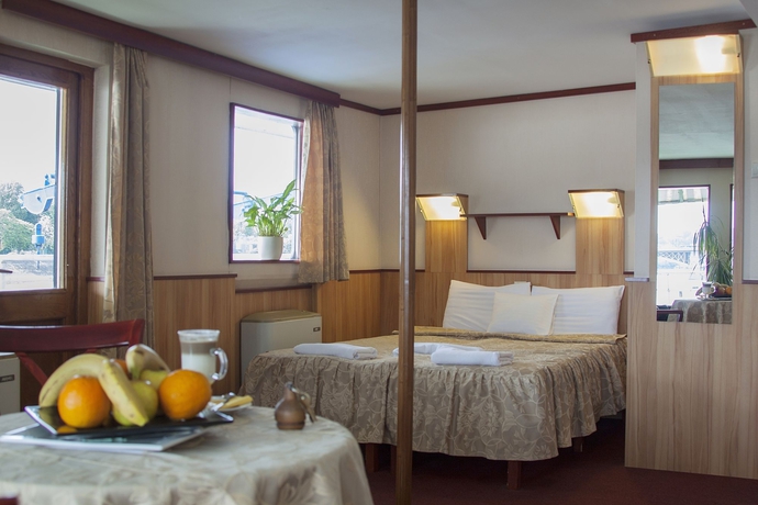 Hotel Fortuna Boat 