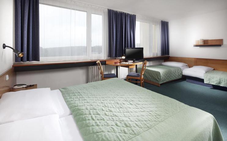 Hotel Fortuna West (ex Comfort Prague) 