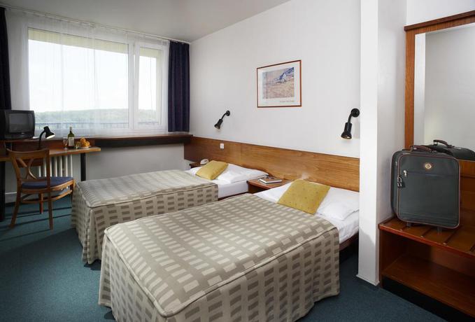 Hotel Fortuna West (ex Comfort Prague) 