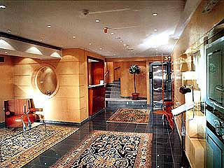 Hotel G.R Louis