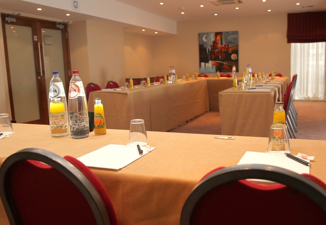 Hotel GRESHAM BELSON