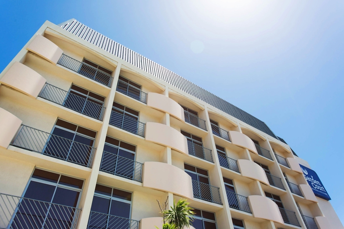 Hotel Garden Court East Boulevard