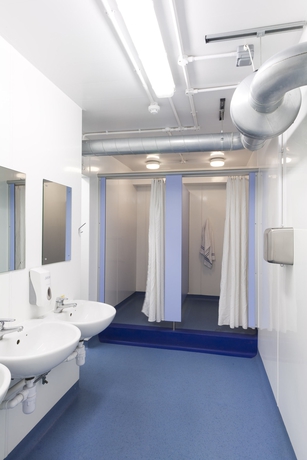 Hotel Generator (baño compartido)