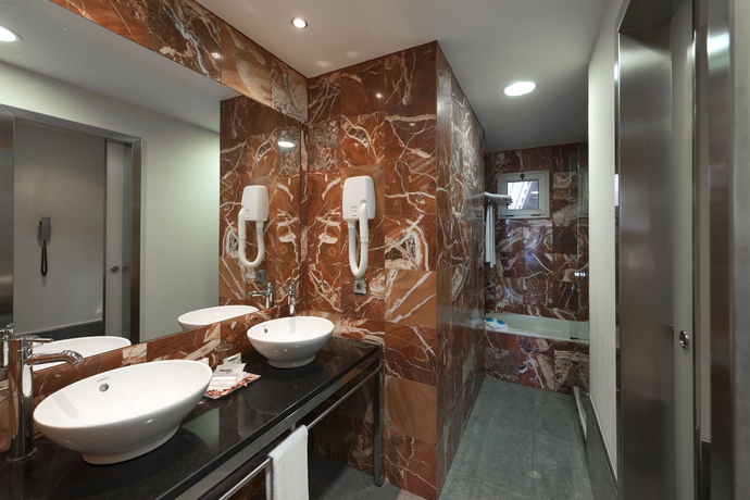 Hotel Geranios Suites
