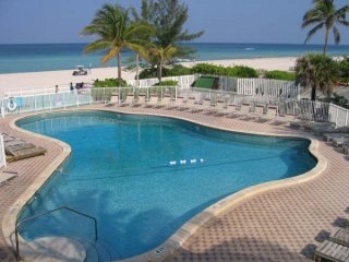 Hotel Golden Nugget Beach Club
