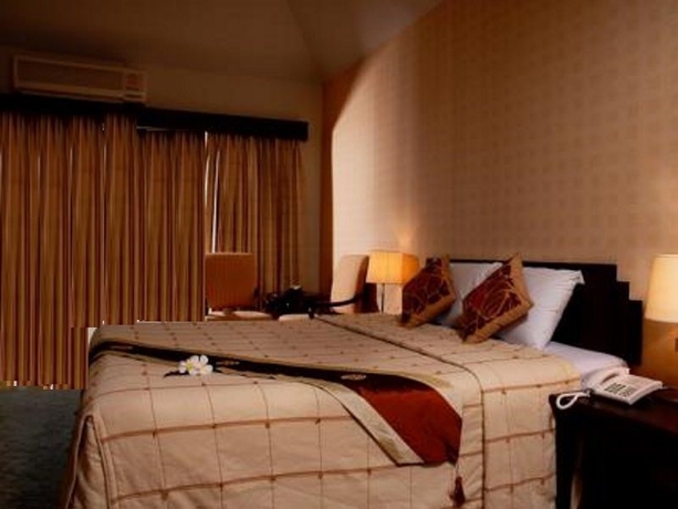Hotel Golden Pine Beach Resort & Spa