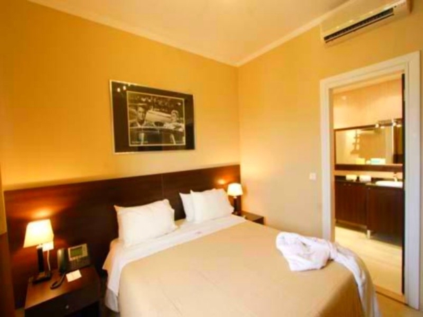 Hotel Golden Tulip Hotel Deville