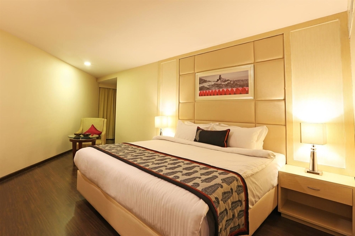 Hotel Golden Tulip Jaipur