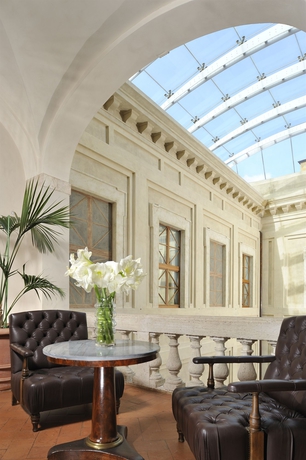 Hotel Grand Continental