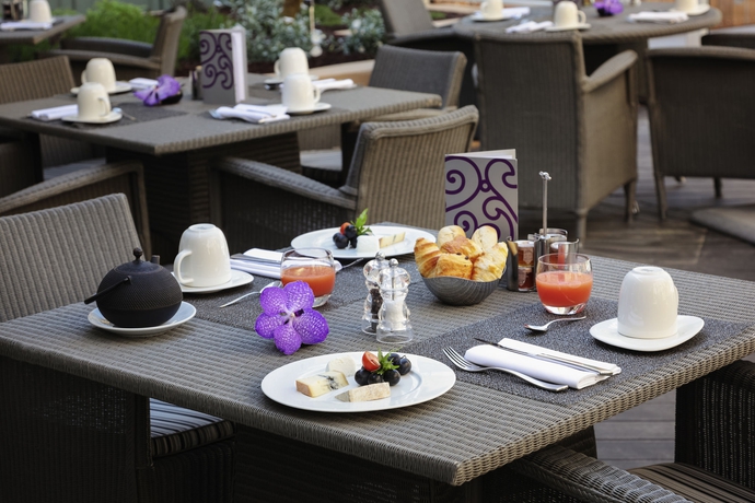 Hotel Grand Mercure Roi Rene