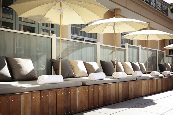 Hotel Grand Mercure Roi Rene