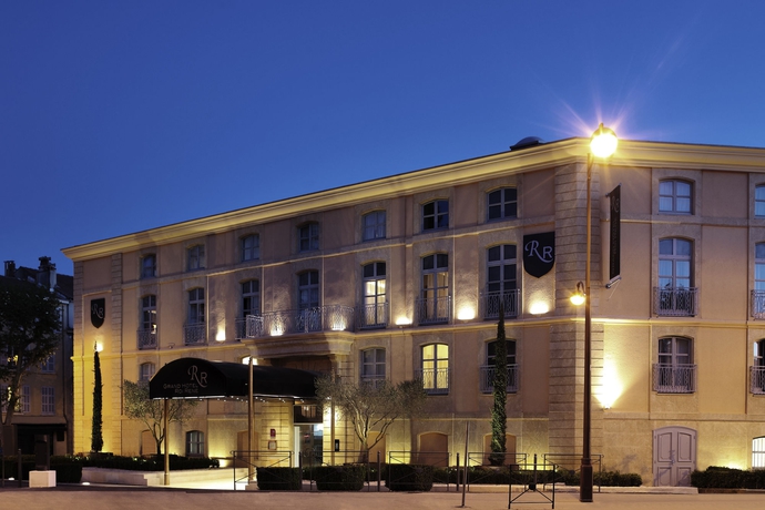 Hotel Grand Mercure Roi Rene