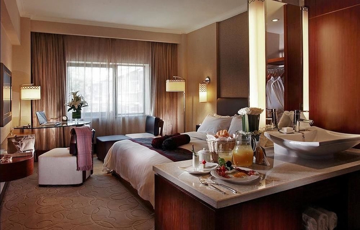 Hotel Grand Noble