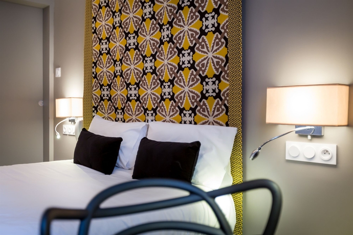 Hotel Grand Raymond IV