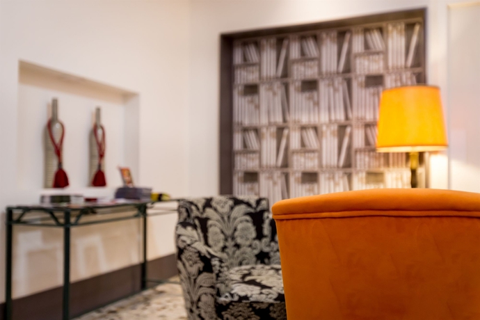 Hotel Grand Raymond IV