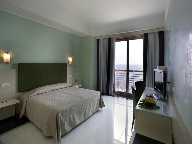 Hotel Grand Salerno