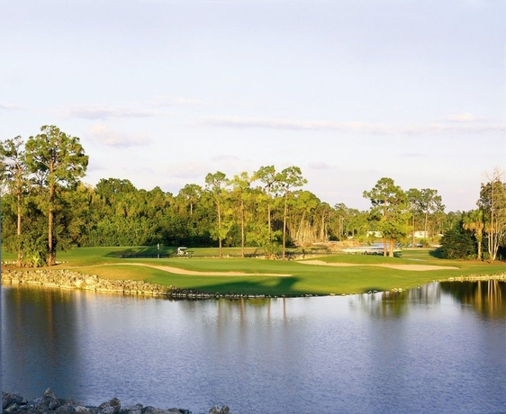 Hotel Greenlinks At Lely Resort