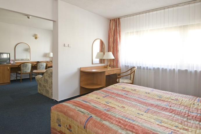 Hotel Gromada Okecie