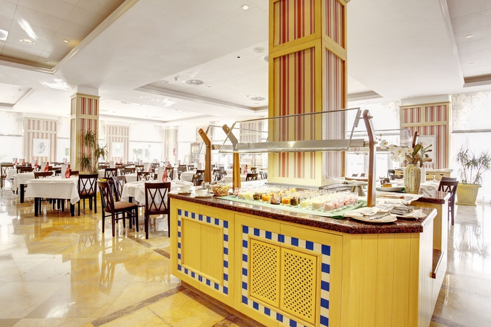 Hotel Grupotel Macarella Suites and Spa